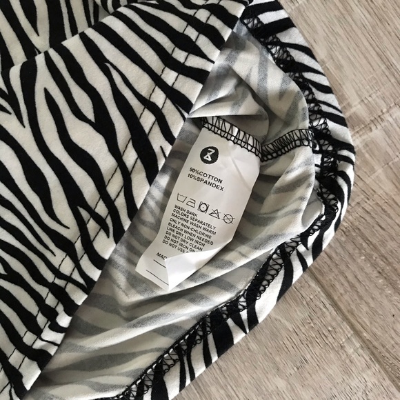 Super Soft Zebra Print Cropped Tee - Picture 4 of 4